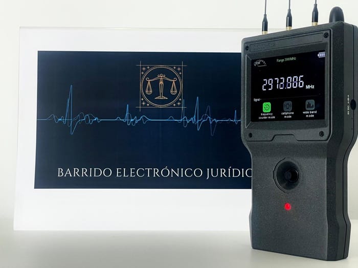 Equipo de análisis de barrido electrónico jurídico utilizado para la detección técnica de emisiones y dispositivos de vigilancia.